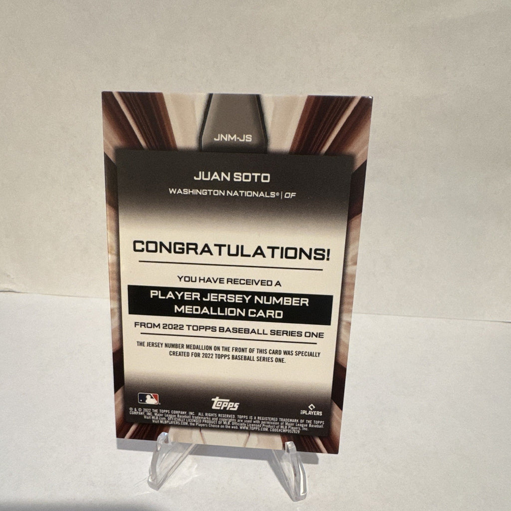Topps 2022 Series 1 Jersey Number Medallion Juan Soto Nationals #JNM-JS