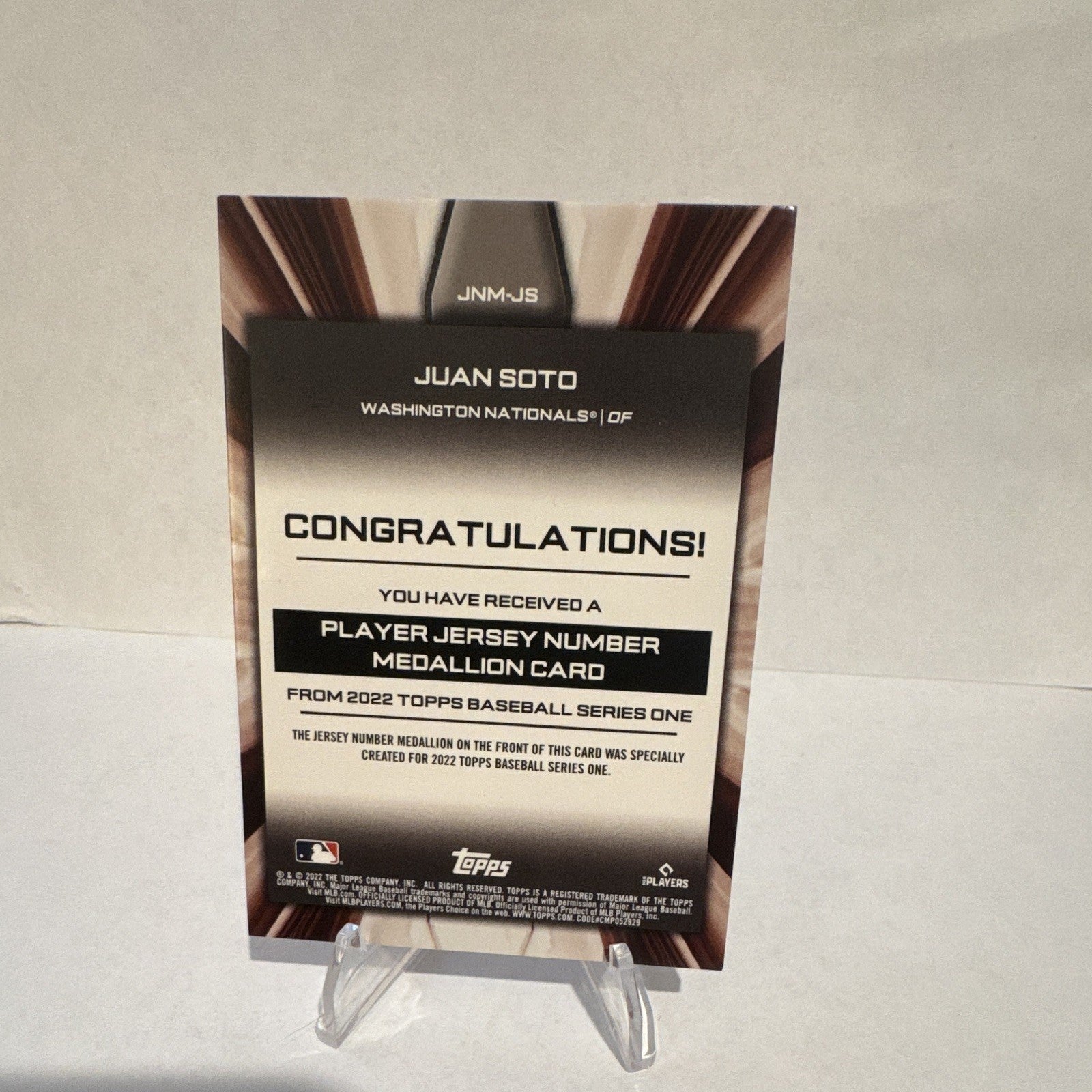Topps 2022 Series 1 Jersey Number Medallion Juan Soto Nationals #JNM-JS