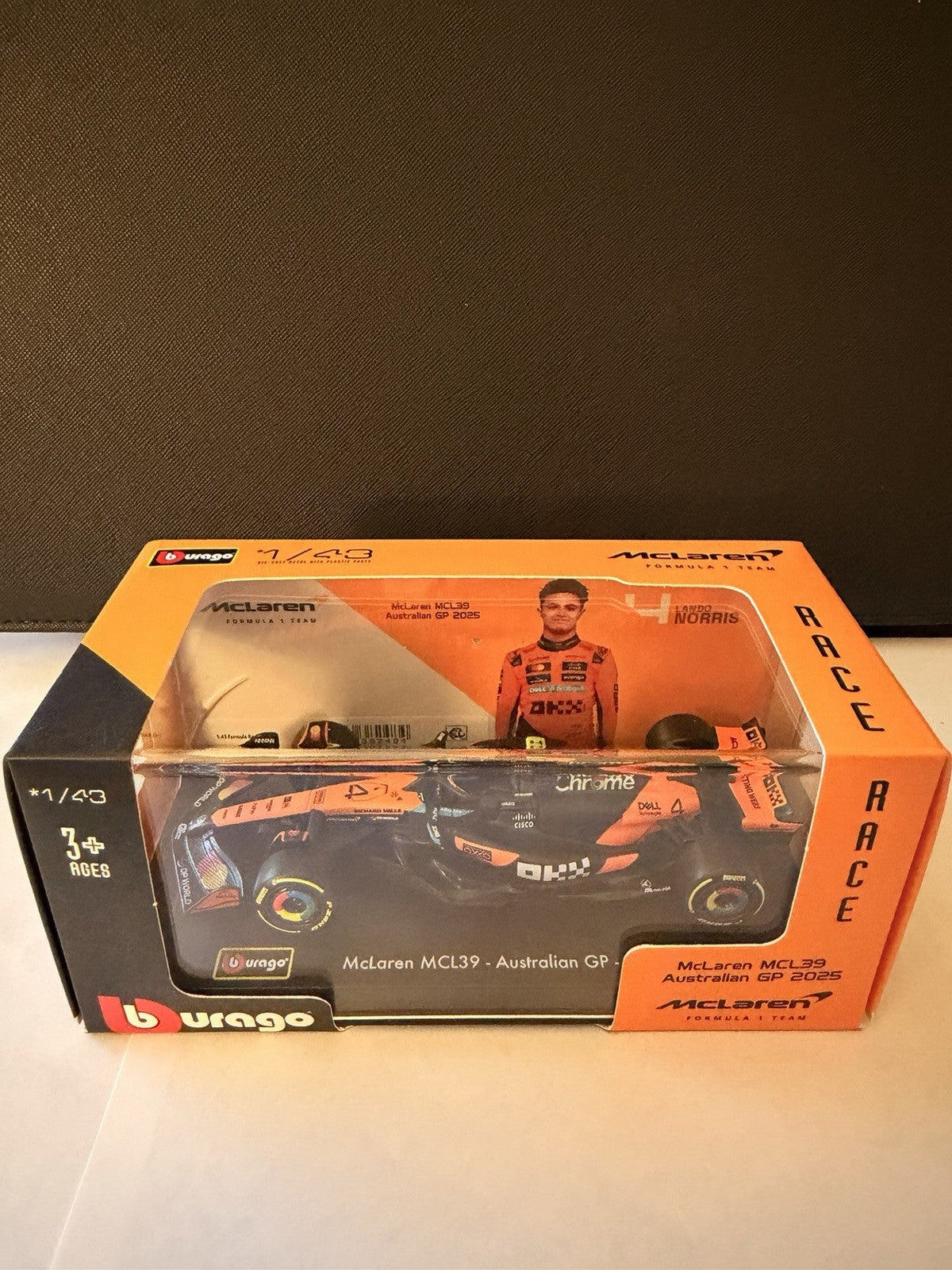 Bburago 1:43 McLaren MCL39 Australian GP 2025 Lando Norris Diecast Case