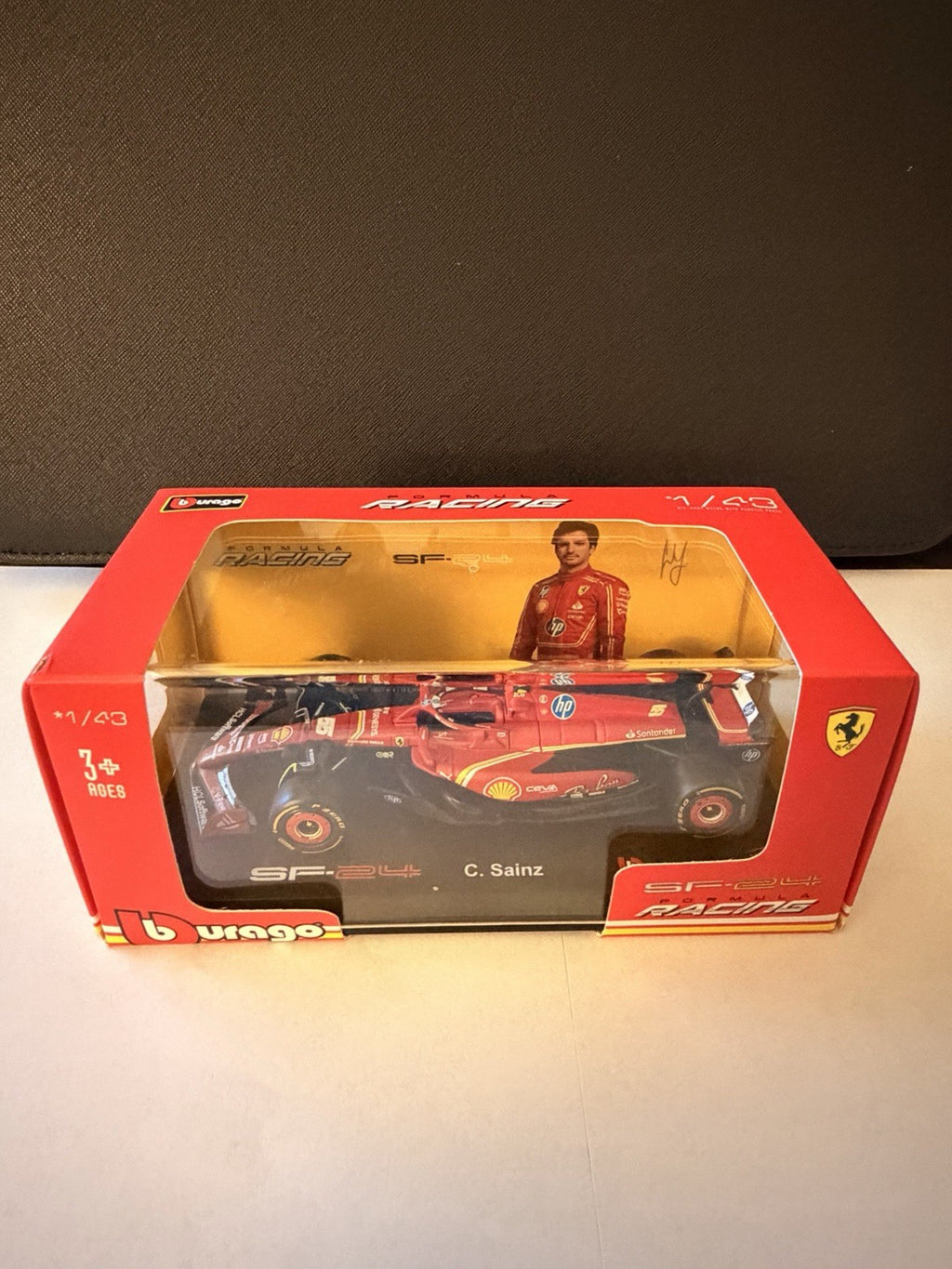 BBURAGO F 1 FERRARI SF-24 SFR 2024 1/43 with DRIVER #55 CARLOS SAINZ 36843 CS